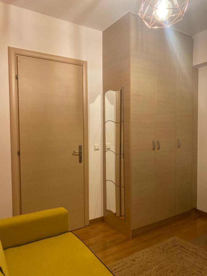 Little John Luxury Apartment Piraeus Bagian luar foto