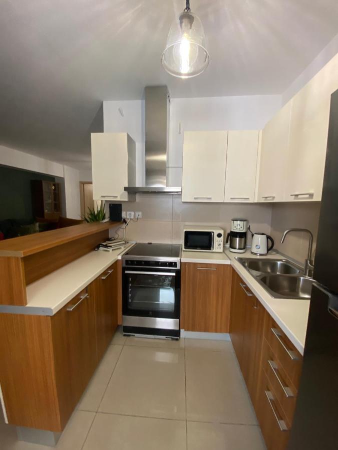 Little John Luxury Apartment Piraeus Bagian luar foto