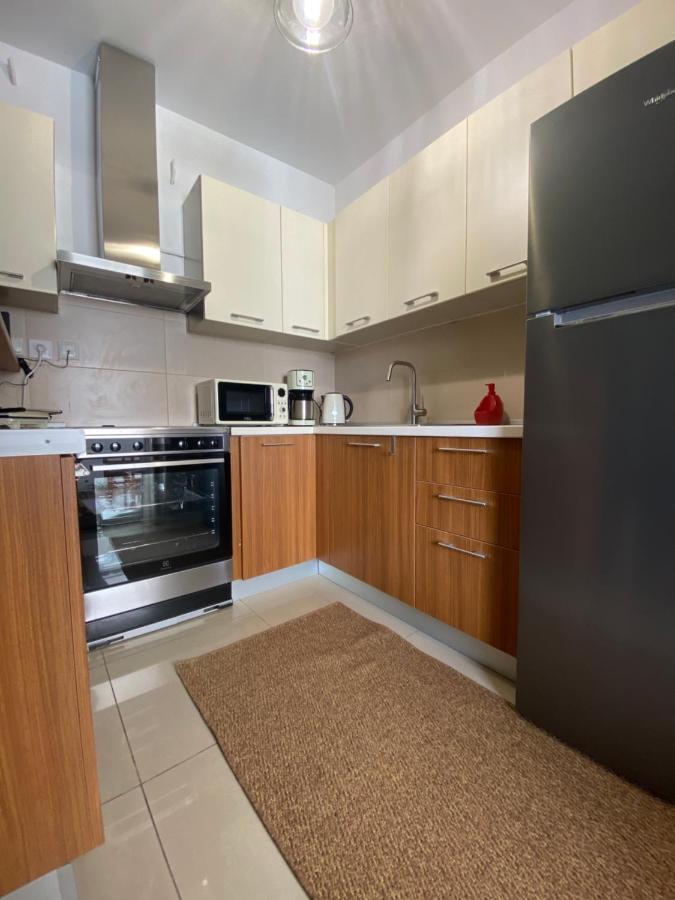 Little John Luxury Apartment Piraeus Bagian luar foto