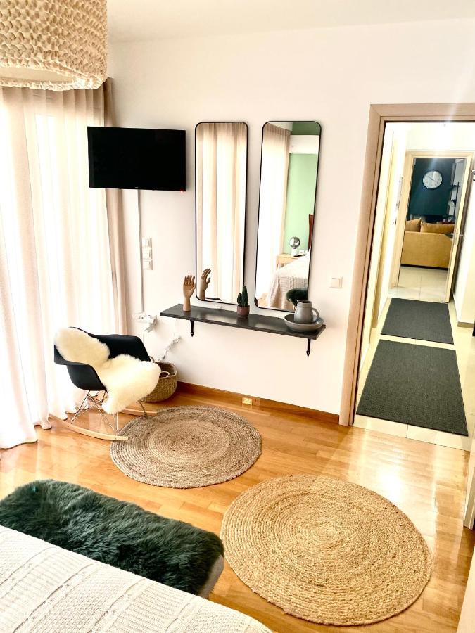 Little John Luxury Apartment Piraeus Bagian luar foto