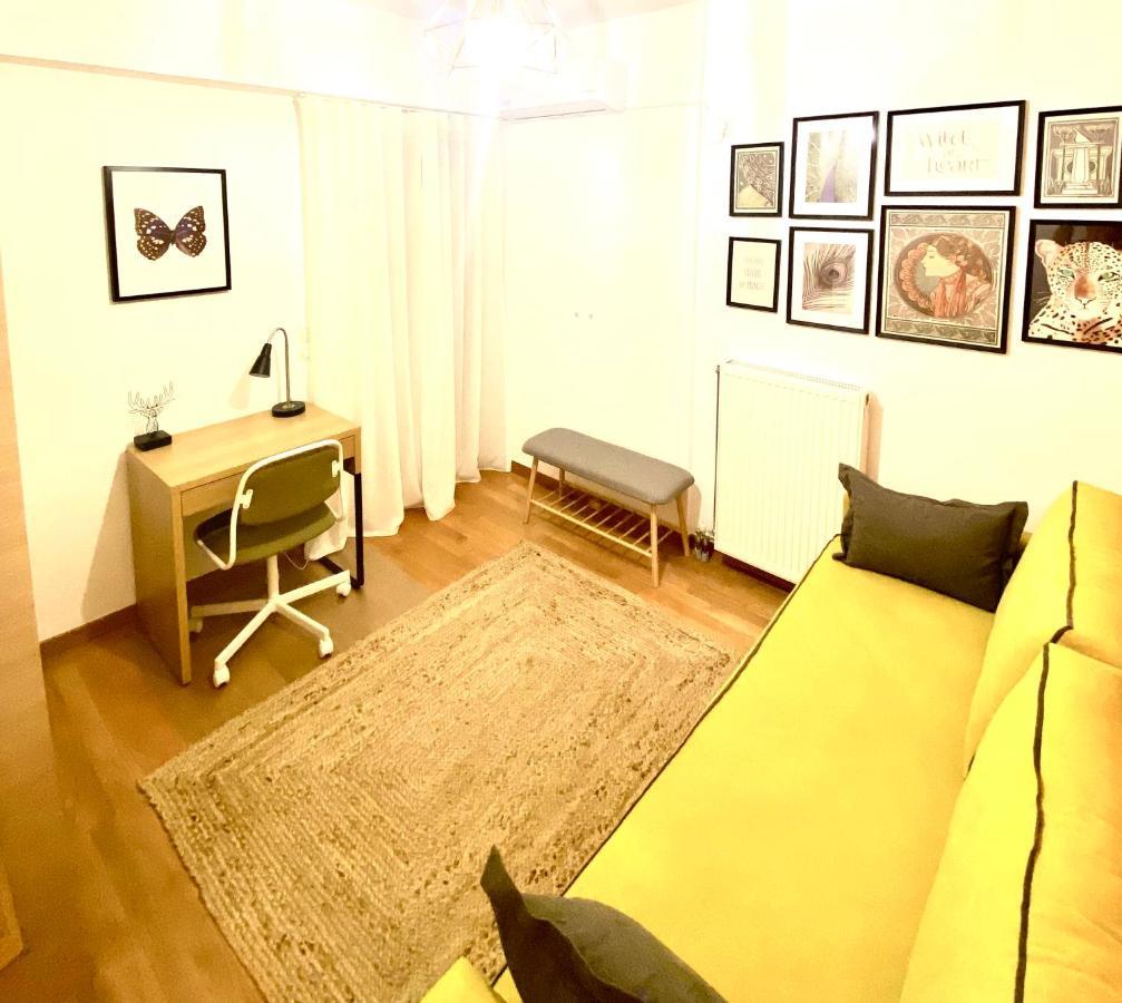 Little John Luxury Apartment Piraeus Bagian luar foto