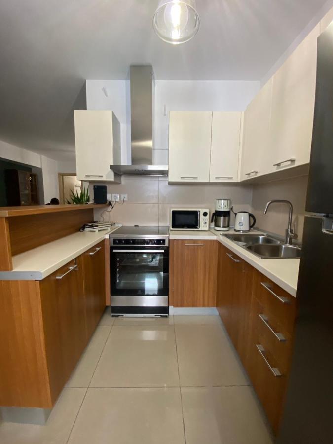 Little John Luxury Apartment Piraeus Bagian luar foto