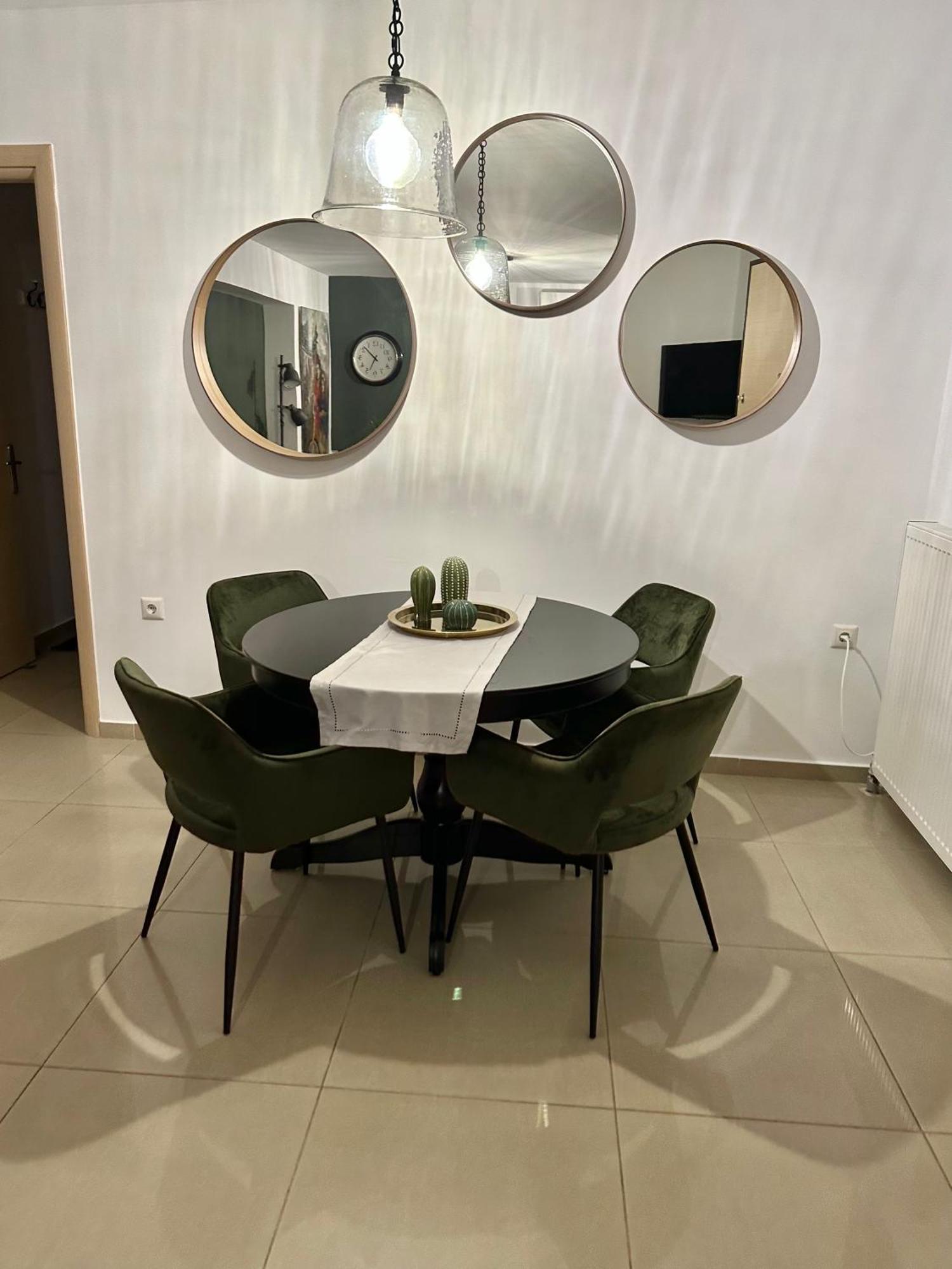 Little John Luxury Apartment Piraeus Bagian luar foto